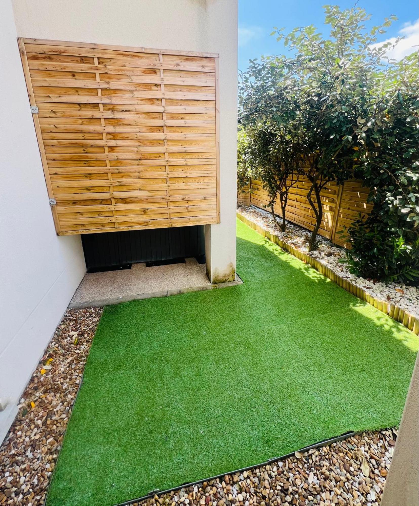 Appartement Rez De Chaussee Avec Parking Prive Орлеан Екстериор снимка